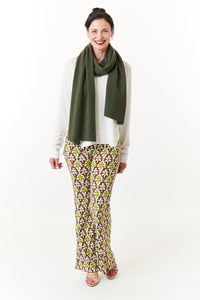 Kier & J, Cashmere long scarf in Olive-Fine Knitwear