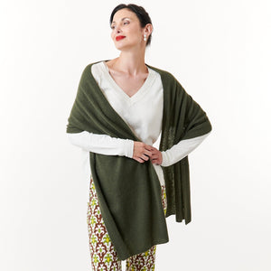 Kier & J, Cashmere long scarf in Olive-Accessories