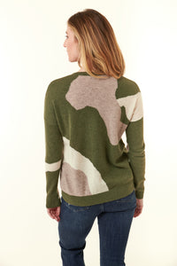 Kokun, 4 ply cashmere, long sleeve crew sweater in camoflauge olive-