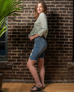 Tractr Jeans, Denim, high rise bermuda shorts in light wash-